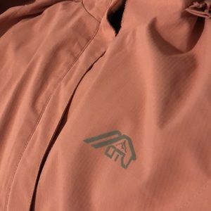 OTU WOMENS SMALL LIGHT PINK BLACK HOODED RAIN JACKET. NEVER WORN